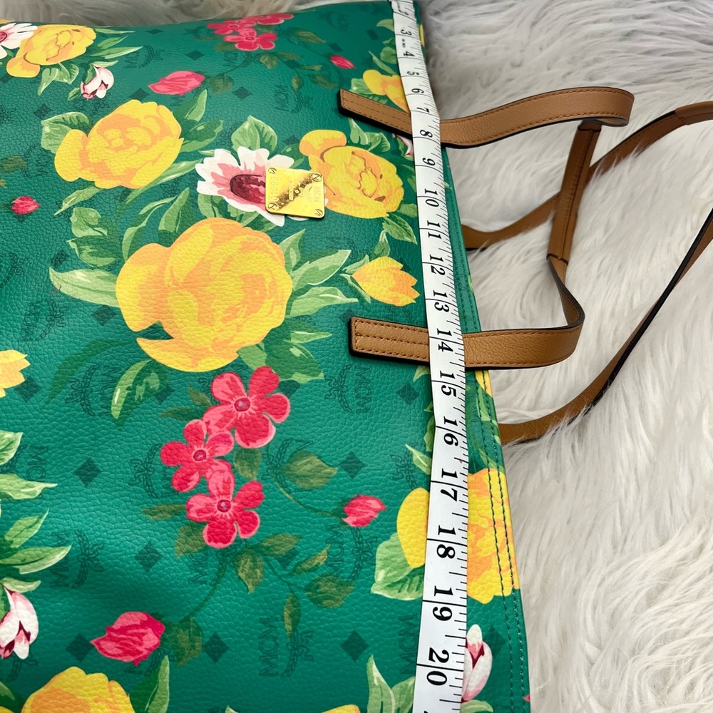 Oversized MCM Limited Edition Phenomenon Tote - Picture 9 of 10